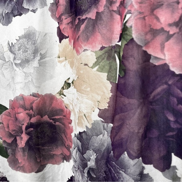 Catherines Women Top 2X White Purple Floral Split Neck 3/4 Sleeve Stretch Mesh - Picture 8 of 8